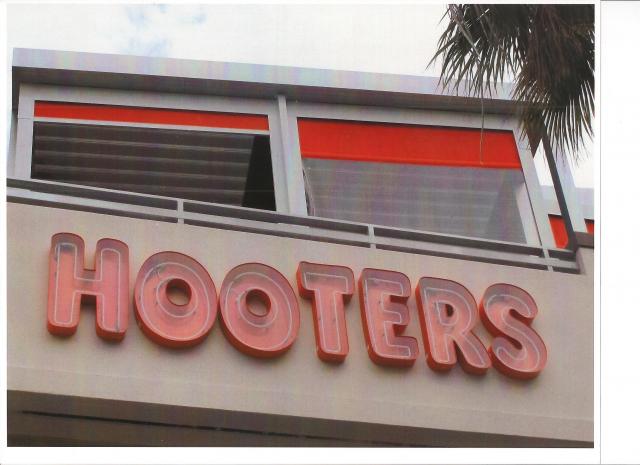 cool breeze hooters 1 001