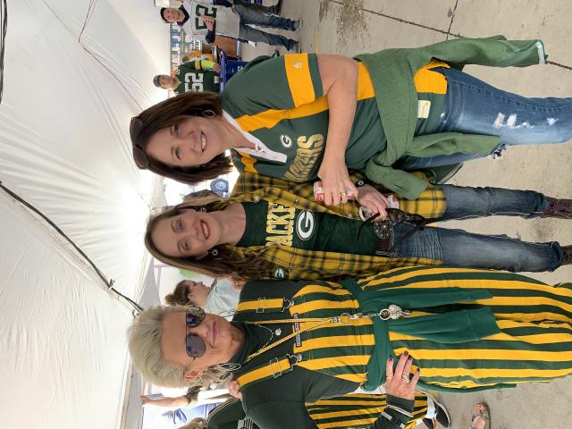 BF7E3297 2B10 4F5C 9181 4A941006FCE0
Yesterday! We won!! 🏈🧀💚