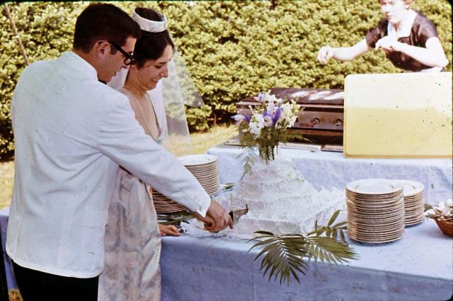 7 Cutting the cake